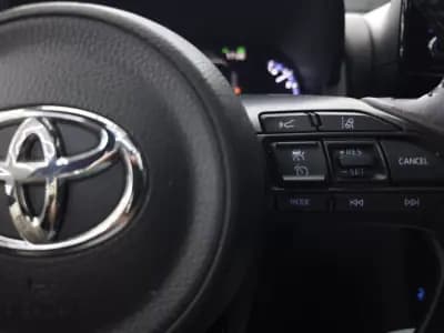 Sell Toyota Yaris Cross 2021 - 29950 EUR, 86189 km - AUTO.MOTO.pt