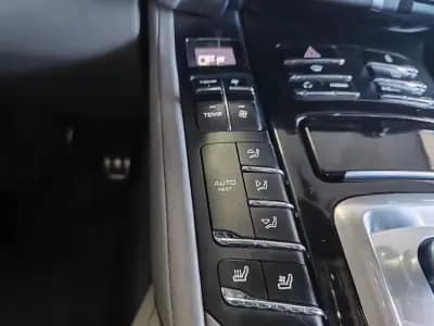 Sell Porsche Cayenne 2012 - 24990 EUR, 267800 km - AUTO.MOTO.pt