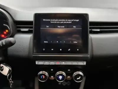 Vendo Renault Clio 2022 - 19800 EUR, 84000 km - AUTO.MOTO.pt