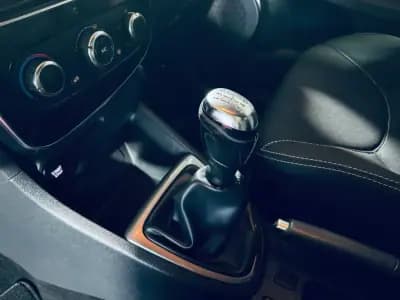 Vendo Renault Clio 2017 - 13990 EUR, 104061 km - AUTO.MOTO.pt