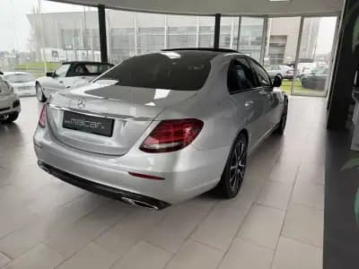 Vendo Mercedes-Benz E 220 2020 - 37900 EUR, 84701 km - AUTO.MOTO.pt