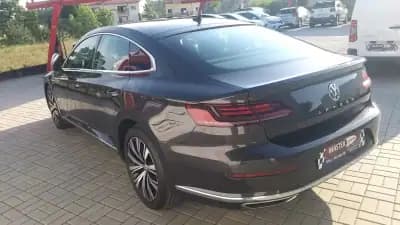 Vendo Volkswagen Arteon 2019 - 26650 EUR, 90000 km - AUTO.MOTO.pt