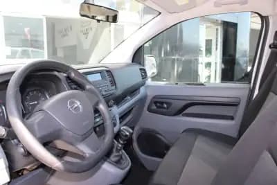 Sell Opel Vivaro 2022 - 26900 EUR, 66638 km - AUTO.MOTO.pt