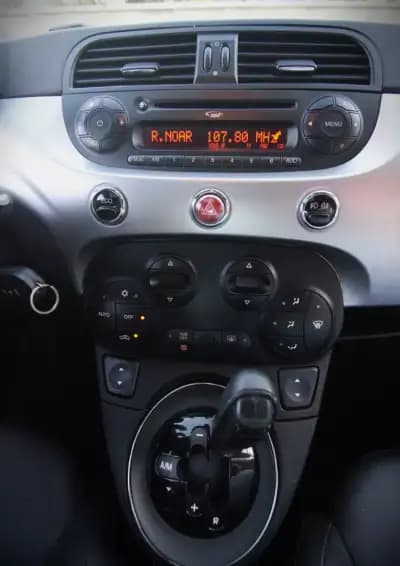 Sell Fiat 500 2012 - 8990 EUR, 134900 km - AUTO.MOTO.pt