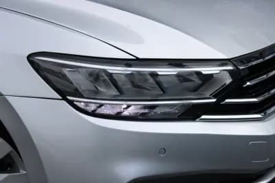 Vendo Volkswagen Passat 2021 - 21900 EUR, 22076 km - AUTO.MOTO.pt