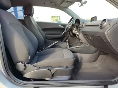 Vendo Audi A1 2010 - 11990 EUR, 196000 km - AUTO.MOTO.pt