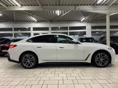 Sell BMW i4 2022 - 37000 EUR, 54000 km - AUTO.MOTO.pt