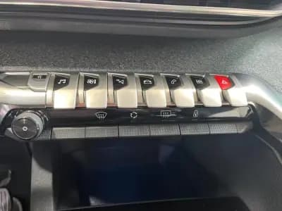 Vendo Peugeot 5008 2017 - 22500 EUR, 161123 km - AUTO.MOTO.pt