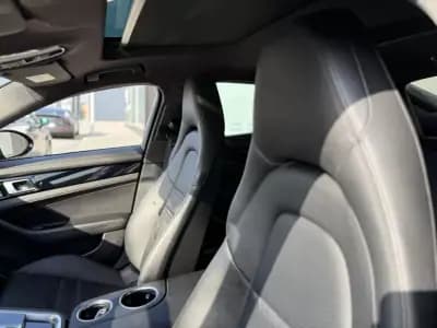 Sell Porsche Panamera 2018 - 74500 EUR, 50941 km - AUTO.MOTO.pt