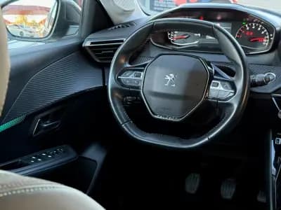 Sell Peugeot 208 2020 - 14250 EUR, 44000 km - AUTO.MOTO.pt