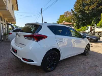 Sell Toyota Auris 2016 - 14900 EUR, 160000 km - AUTO.MOTO.pt