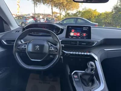 Vendo Peugeot 5008 2018 - 20500 EUR, 137000 km - AUTO.MOTO.pt
