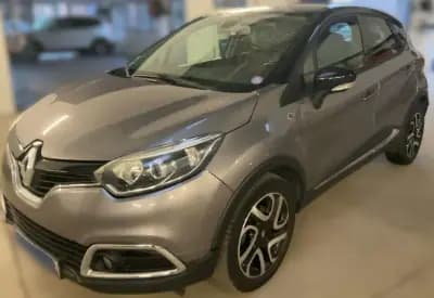 Vendo Renault Captur 2015 - 11995 EUR, 102500 km - AUTO.MOTO.pt