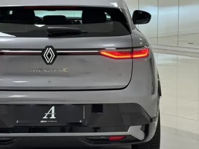 Vendo Renault Mégane E-Tech 2022 - 23890 EUR, 69000 km - AUTO.MOTO.pt