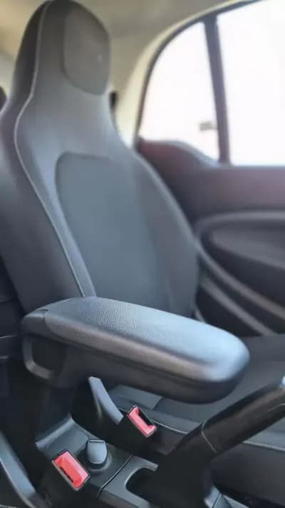 Vendo Smart Fortwo Cabrio 2018 - 12480 EUR, 70000 km - AUTO.MOTO.pt