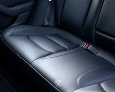 Vendo Tesla Model 3 2022 - 32990 EUR, 121900 km - AUTO.MOTO.pt