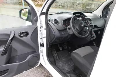 Vendo Renault Kangoo 2019 - 11900 EUR, 135000 km - AUTO.MOTO.pt
