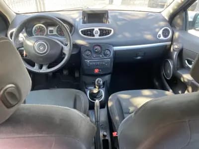 Vendo Renault Clio 2010 - 4990 EUR, 207500 km - AUTO.MOTO.pt
