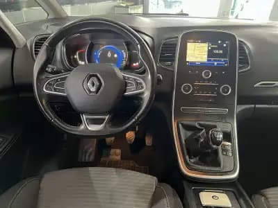 Sell Renault Scénic 2017 - 15800 EUR, 156509 km - AUTO.MOTO.pt