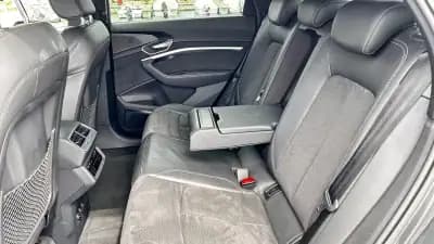 Vendo Audi e-tron Sportback 2020 - 35000 EUR, 58000 km - AUTO.MOTO.pt
