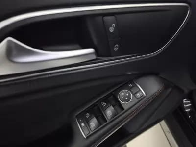 Vendo Mercedes-Benz GLA 200 2014 - 22950 EUR, 245585 km - AUTO.MOTO.pt