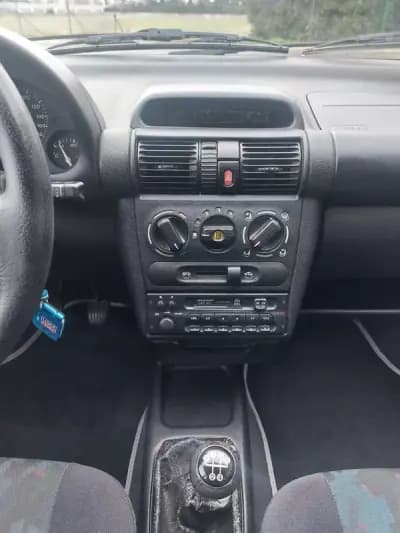 Sell Opel Corsa 2000 - 2590 EUR, 137682 km - AUTO.MOTO.pt