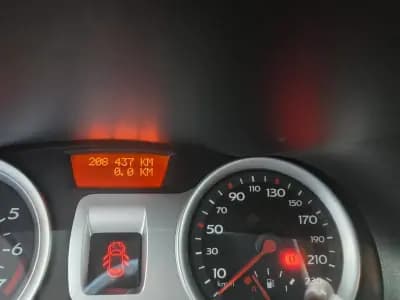 Vendo Renault Clio Break 2008 - 3999 EUR, 208437 km - AUTO.MOTO.pt