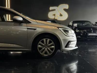 Vendo Renault Mégane Sport Tourer 2022 - 16990 EUR, 132900 km - AUTO.MOTO.pt