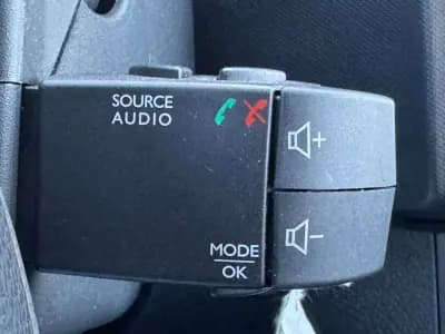 Vendo Dacia Sandero 2015 - 8950 EUR, 60000 km - AUTO.MOTO.pt