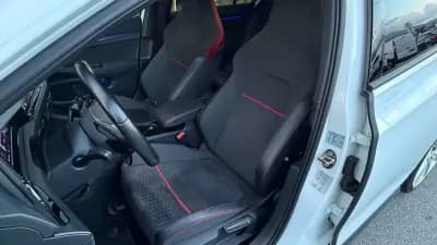 Vendo Volkswagen Golf 2021 - 39900 EUR, 55600 km - AUTO.MOTO.pt