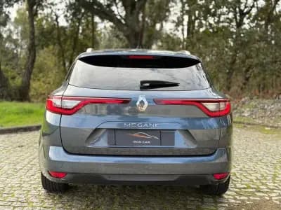 Sell Renault Mégane 2019 - 15990 EUR, 167000 km - AUTO.MOTO.pt