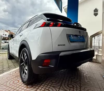 Vendo Peugeot 2008 2021 - 17950 EUR, 65000 km - AUTO.MOTO.pt