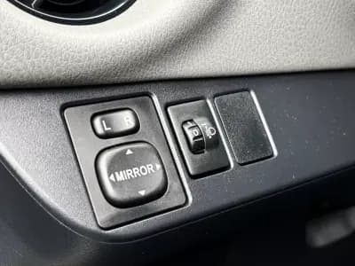 Sell Toyota Yaris 2017 - 11990 EUR, 110000 km - AUTO.MOTO.pt