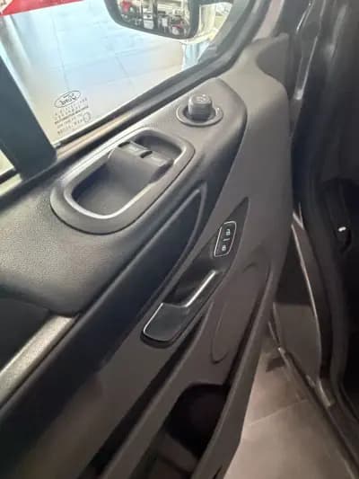Vendo Ford Transit Custom 2022 - 34000 EUR, 140000 km - AUTO.MOTO.pt