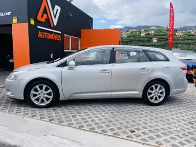 Vendo Toyota Avensis 2010 - 8950 EUR, 280706 km - AUTO.MOTO.pt