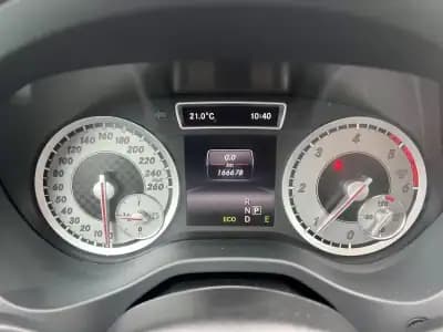 Vendo Mercedes-Benz A 180 2014 - 14900 EUR, 166678 km - AUTO.MOTO.pt