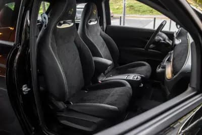 Sell Abarth 500e 2024 - 29450 EUR, 11076 km - AUTO.MOTO.pt