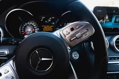 Vendo Mercedes-Benz C 220 2020 - 30900 EUR, 169000 km - AUTO.MOTO.pt