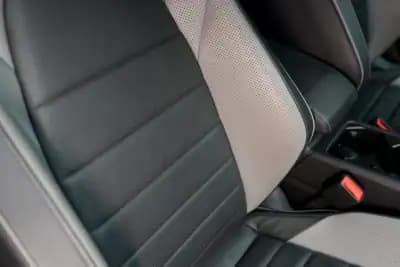 Vendo Volkswagen Golf 2021 - 34970 EUR, 88000 km - AUTO.MOTO.pt