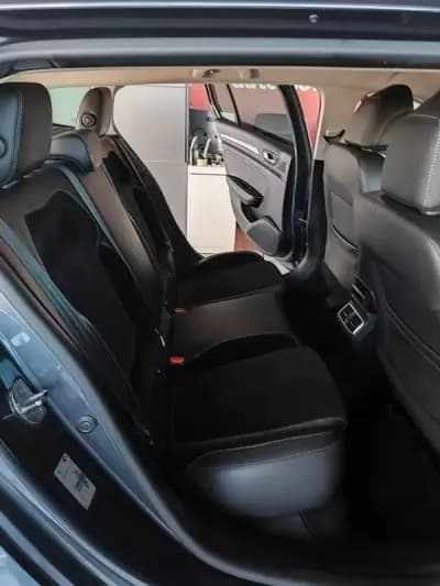 Sell Renault Mégane Sport Tourer 2019 - 13750 EUR, 155000 km - AUTO.MOTO.pt