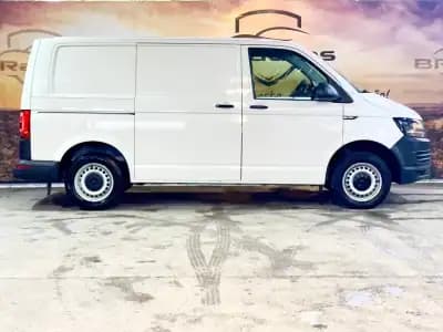 Sell Volkswagen Transporter 2018 - 18900 EUR, 174120 km - AUTO.MOTO.pt