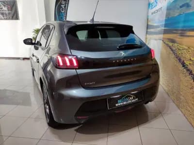 Sell Peugeot 208 2018 - 13990 EUR, 37000 km - AUTO.MOTO.pt