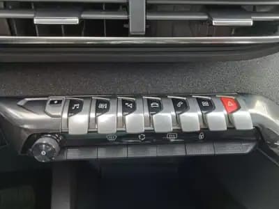 Sell Peugeot 3008 2022 - 39950 EUR, 12000 km - AUTO.MOTO.pt