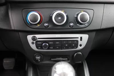 Vendo Renault Mégane Coupe 2014 - 10900 EUR, 202494 km - AUTO.MOTO.pt