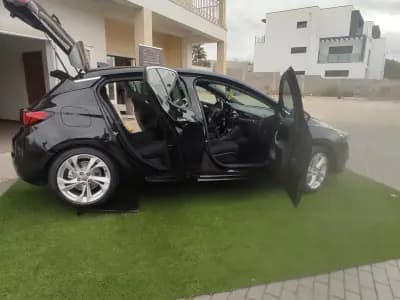 Vendo Opel Astra 2017 - 13250 EUR, 167000 km - AUTO.MOTO.pt