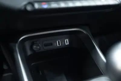 Vendo Jeep Avenger 2023 - 20950 EUR, 10000 km - AUTO.MOTO.pt