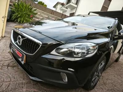 Sell Volvo V40 Cross Country 2017 - 18500 EUR, 100000 km - AUTO.MOTO.pt