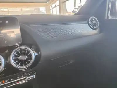 Sell Mercedes-Benz EQA 2022 - 35350 EUR, 31000 km - AUTO.MOTO.pt