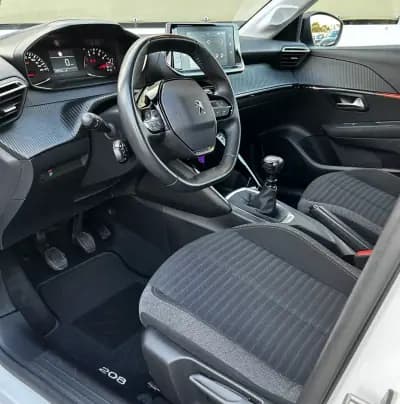 Sell Peugeot 208 2022 - 15400 EUR, 104860 km - AUTO.MOTO.pt