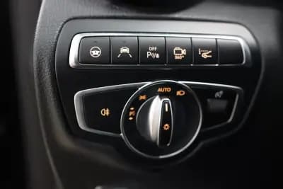 Sell Mercedes-Benz GLC 350 2017 - 39900 EUR, 90000 km - AUTO.MOTO.pt